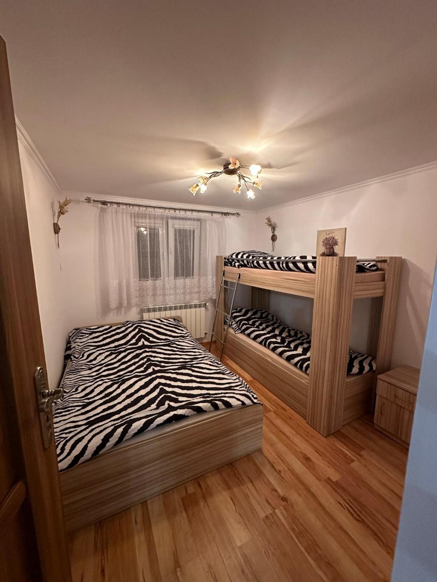 Domek Pod Miastem Apartment แชมิตช์ ภายนอก รูปภาพ
